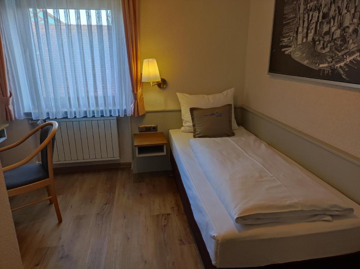 Steinsfeld Hotel Gasthof Zum Schwan מראה חיצוני תמונה