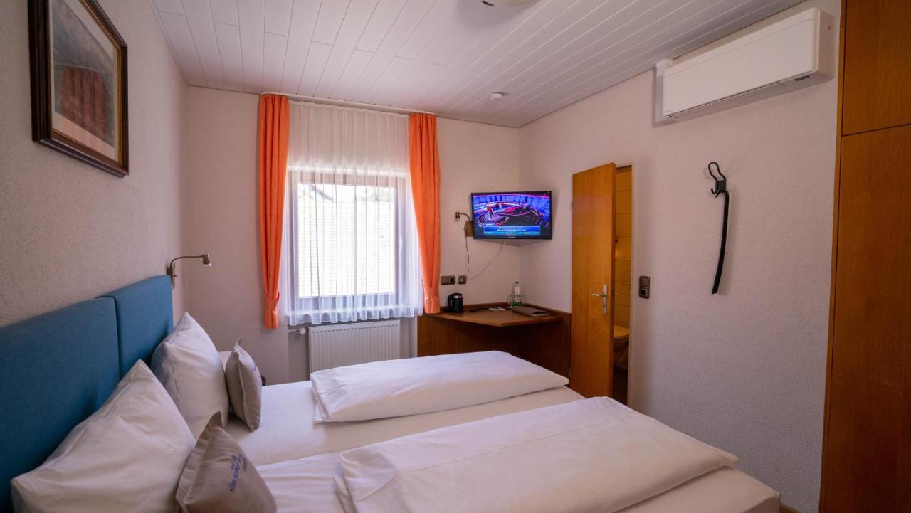 Steinsfeld Hotel Gasthof Zum Schwan מראה חיצוני תמונה