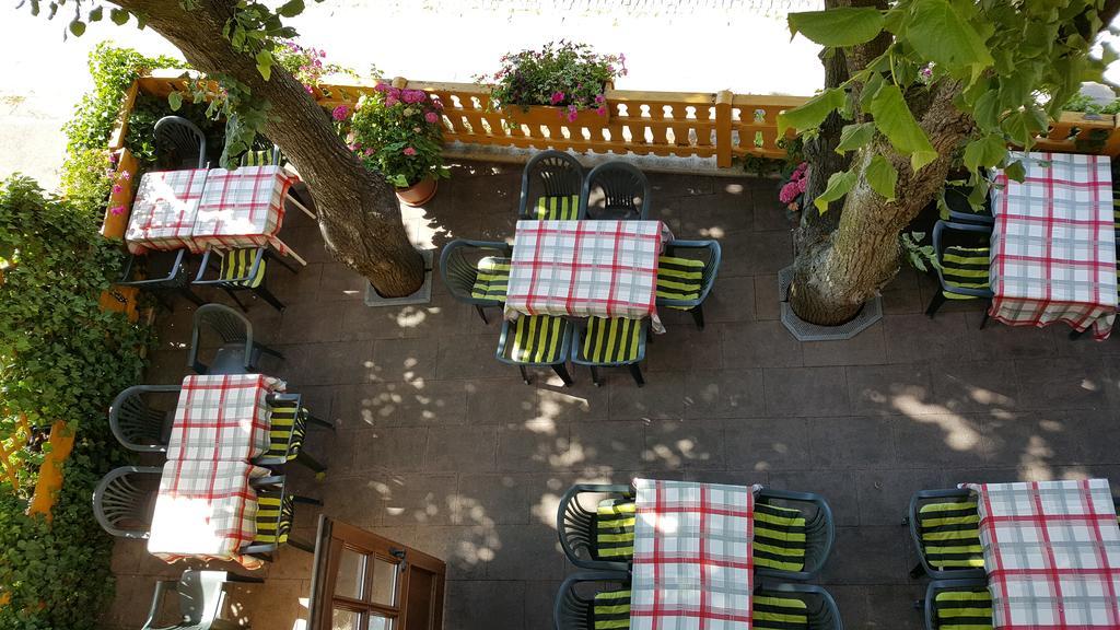 Steinsfeld Hotel Gasthof Zum Schwan מראה חיצוני תמונה