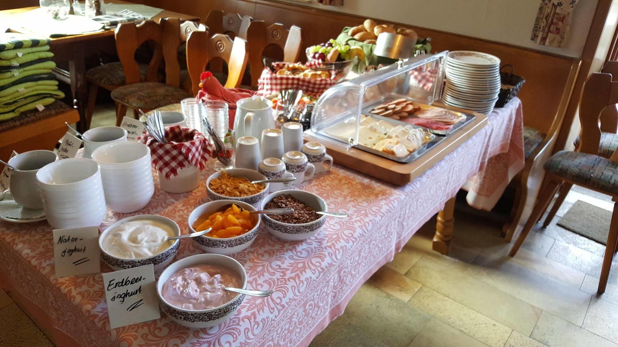 Steinsfeld Hotel Gasthof Zum Schwan מראה חיצוני תמונה