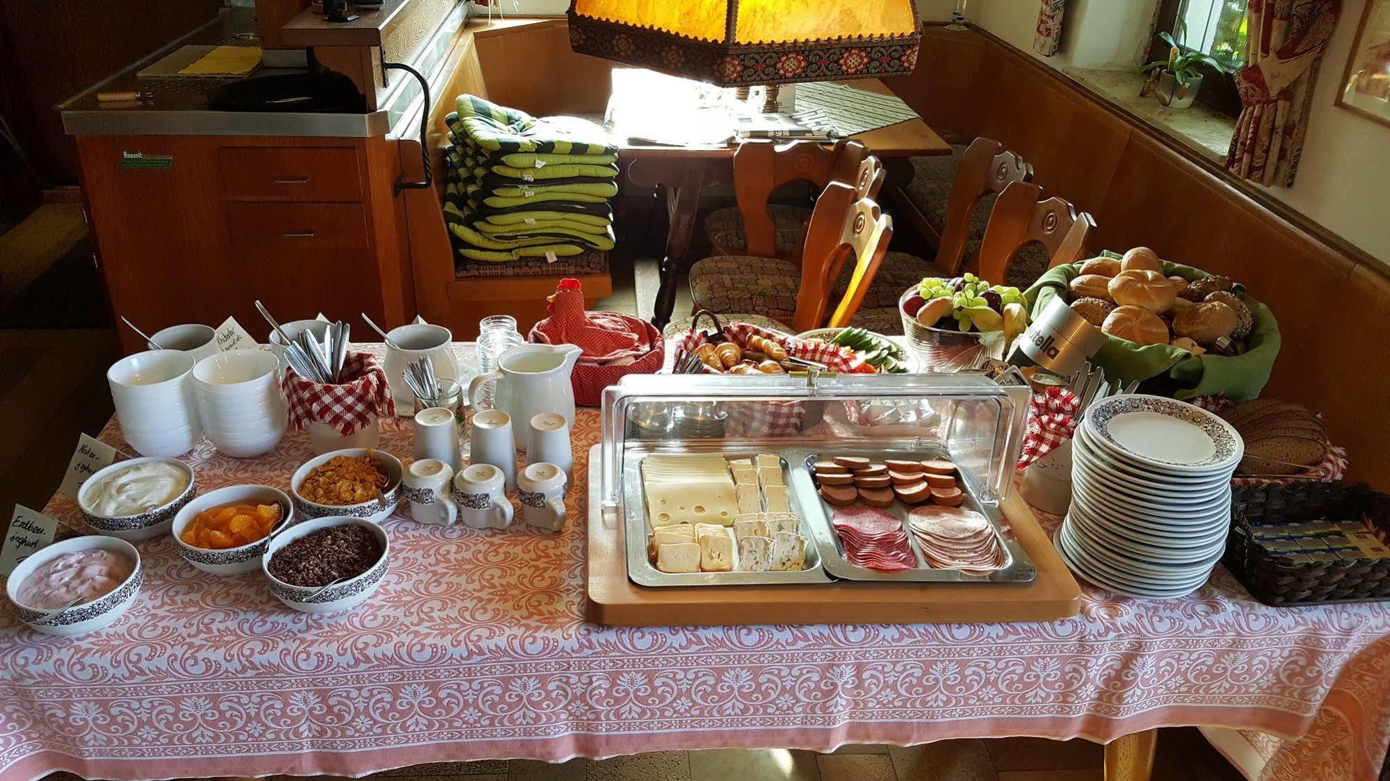 Steinsfeld Hotel Gasthof Zum Schwan מראה חיצוני תמונה