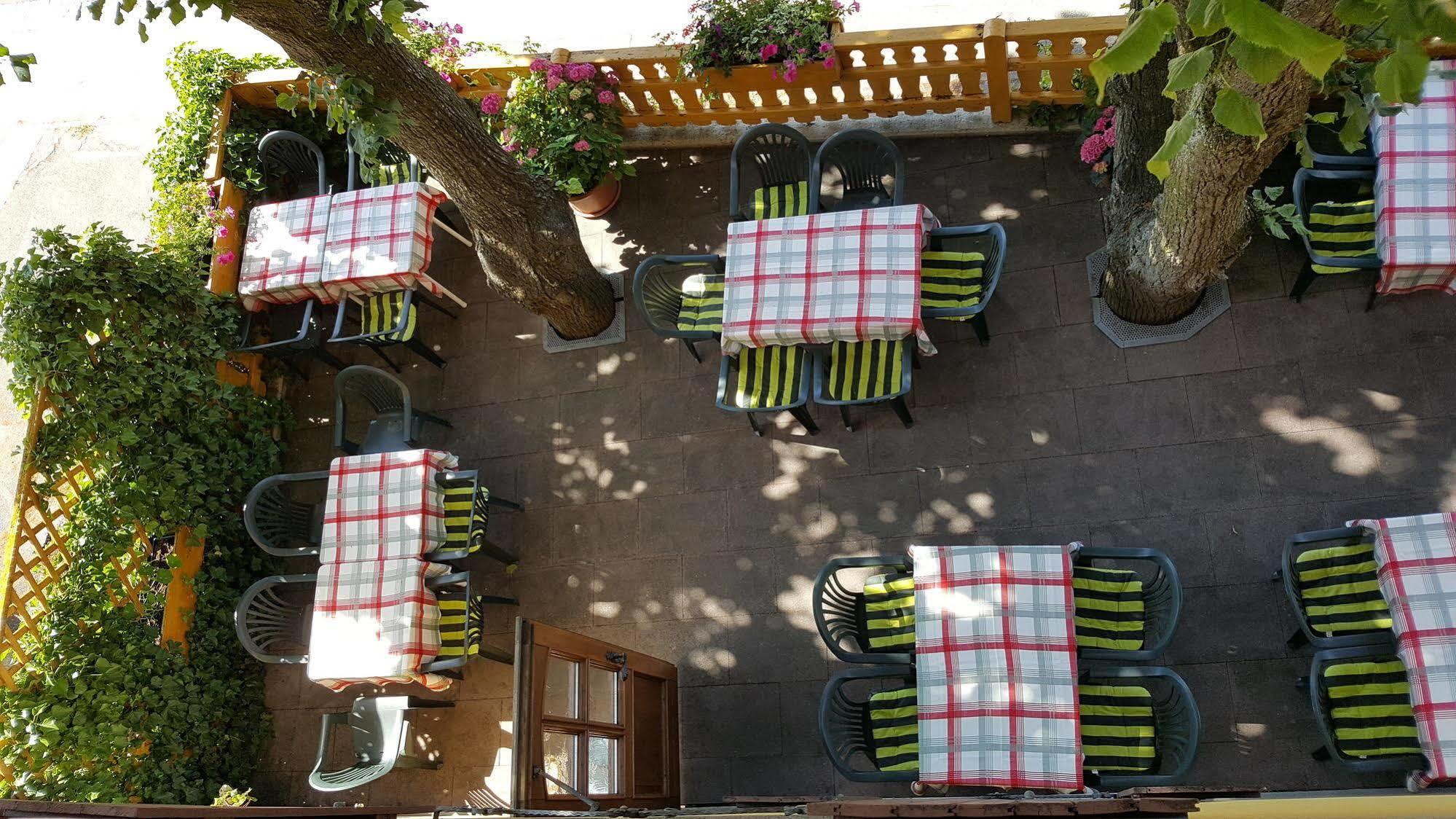 Steinsfeld Hotel Gasthof Zum Schwan מראה חיצוני תמונה