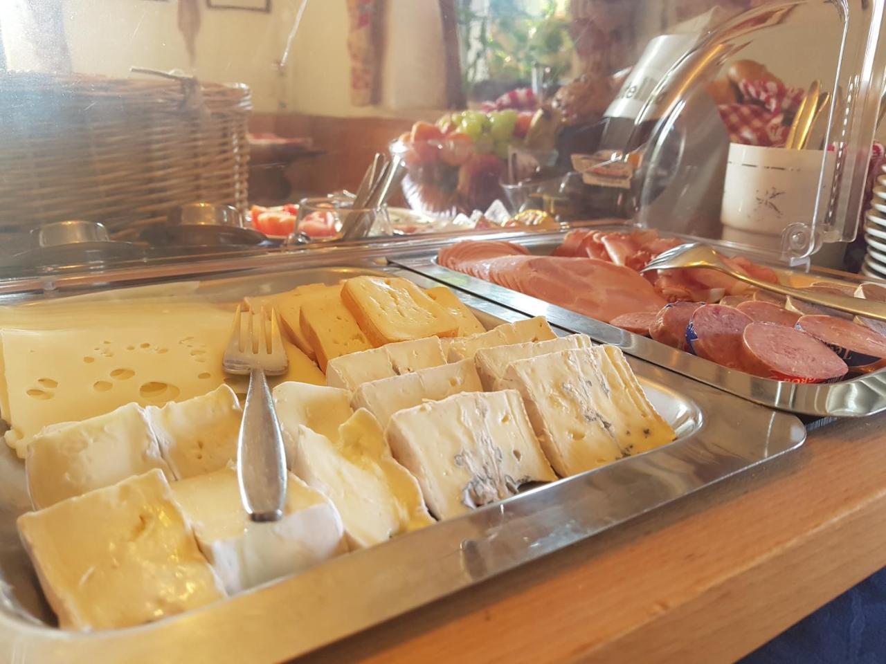 Steinsfeld Hotel Gasthof Zum Schwan מראה חיצוני תמונה