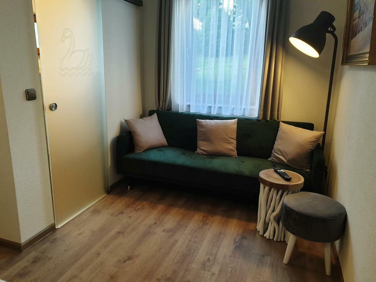 Steinsfeld Hotel Gasthof Zum Schwan מראה חיצוני תמונה