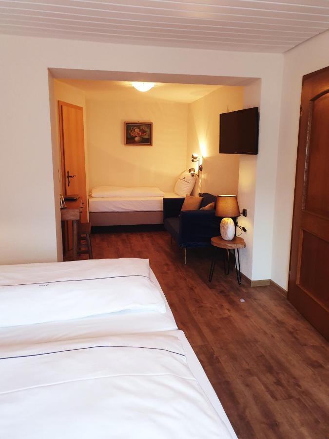 Steinsfeld Hotel Gasthof Zum Schwan מראה חיצוני תמונה