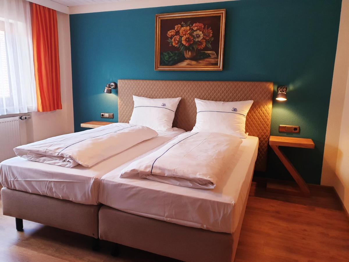 Steinsfeld Hotel Gasthof Zum Schwan מראה חיצוני תמונה