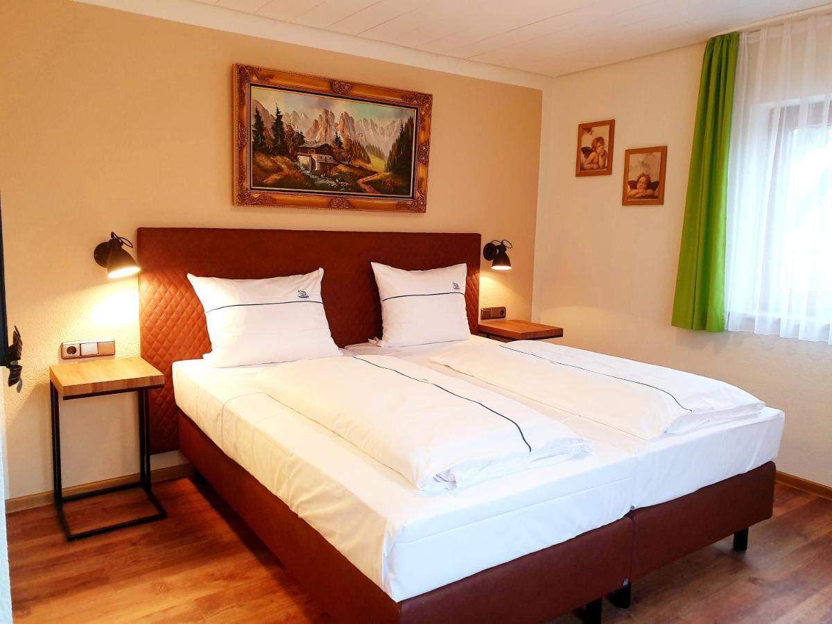 Steinsfeld Hotel Gasthof Zum Schwan מראה חיצוני תמונה