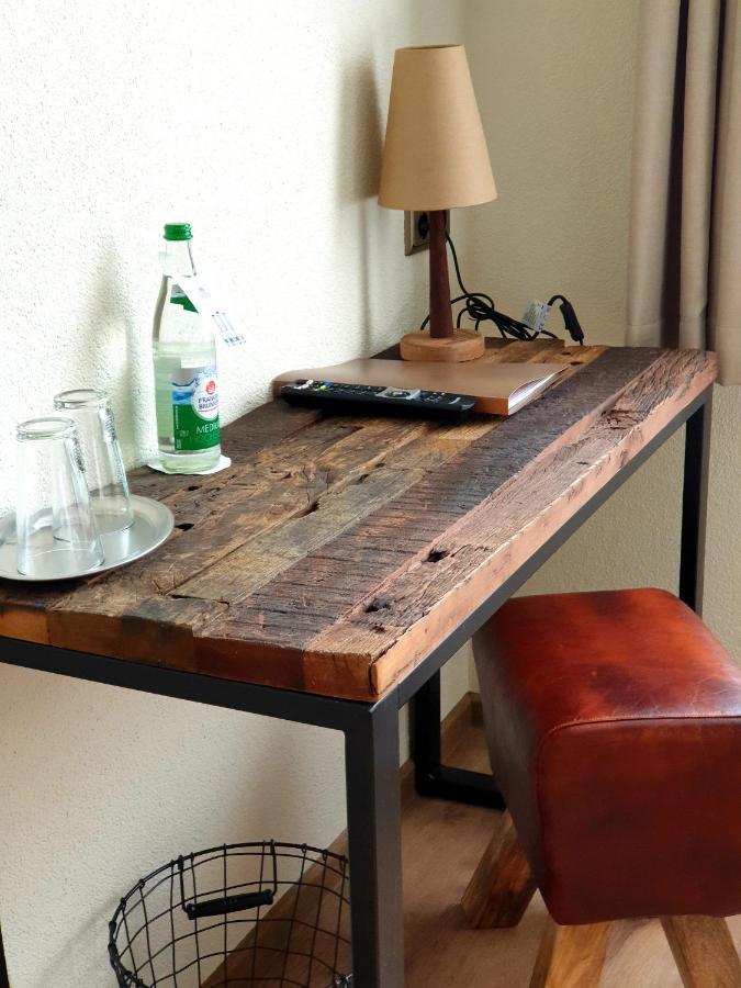 Steinsfeld Hotel Gasthof Zum Schwan מראה חיצוני תמונה