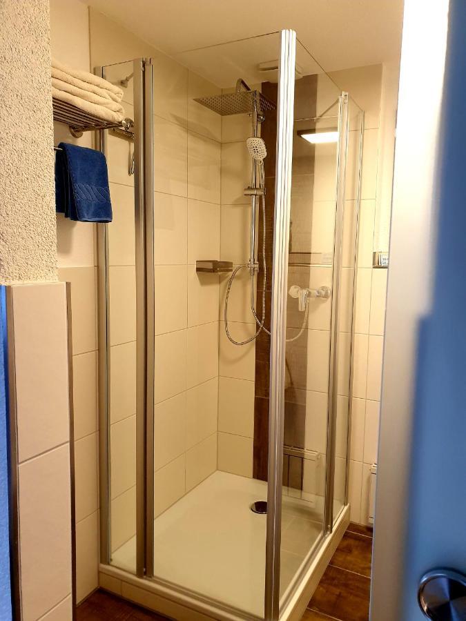 Steinsfeld Hotel Gasthof Zum Schwan מראה חיצוני תמונה