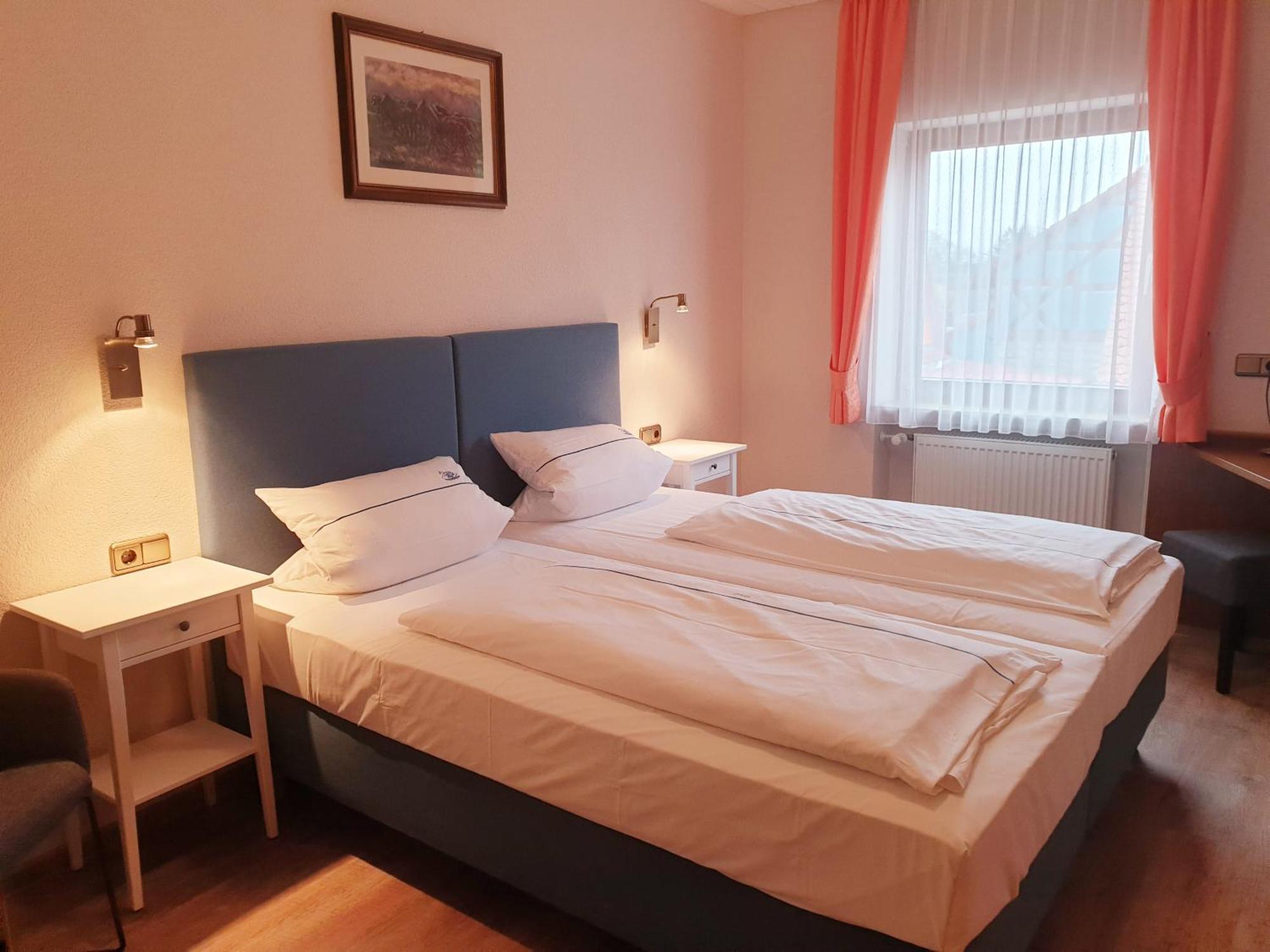 Steinsfeld Hotel Gasthof Zum Schwan מראה חיצוני תמונה