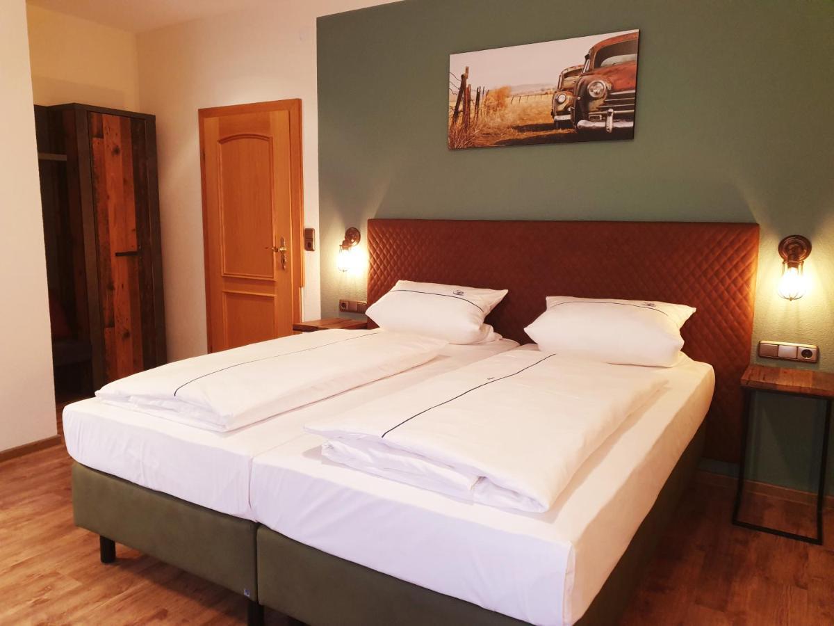 Steinsfeld Hotel Gasthof Zum Schwan מראה חיצוני תמונה